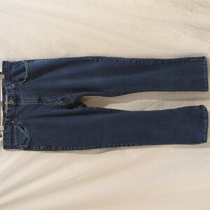 Eddie Bauer | Straight Leg Medium Wash Blue | 36 x 32 | Stretch Denim Jeans
